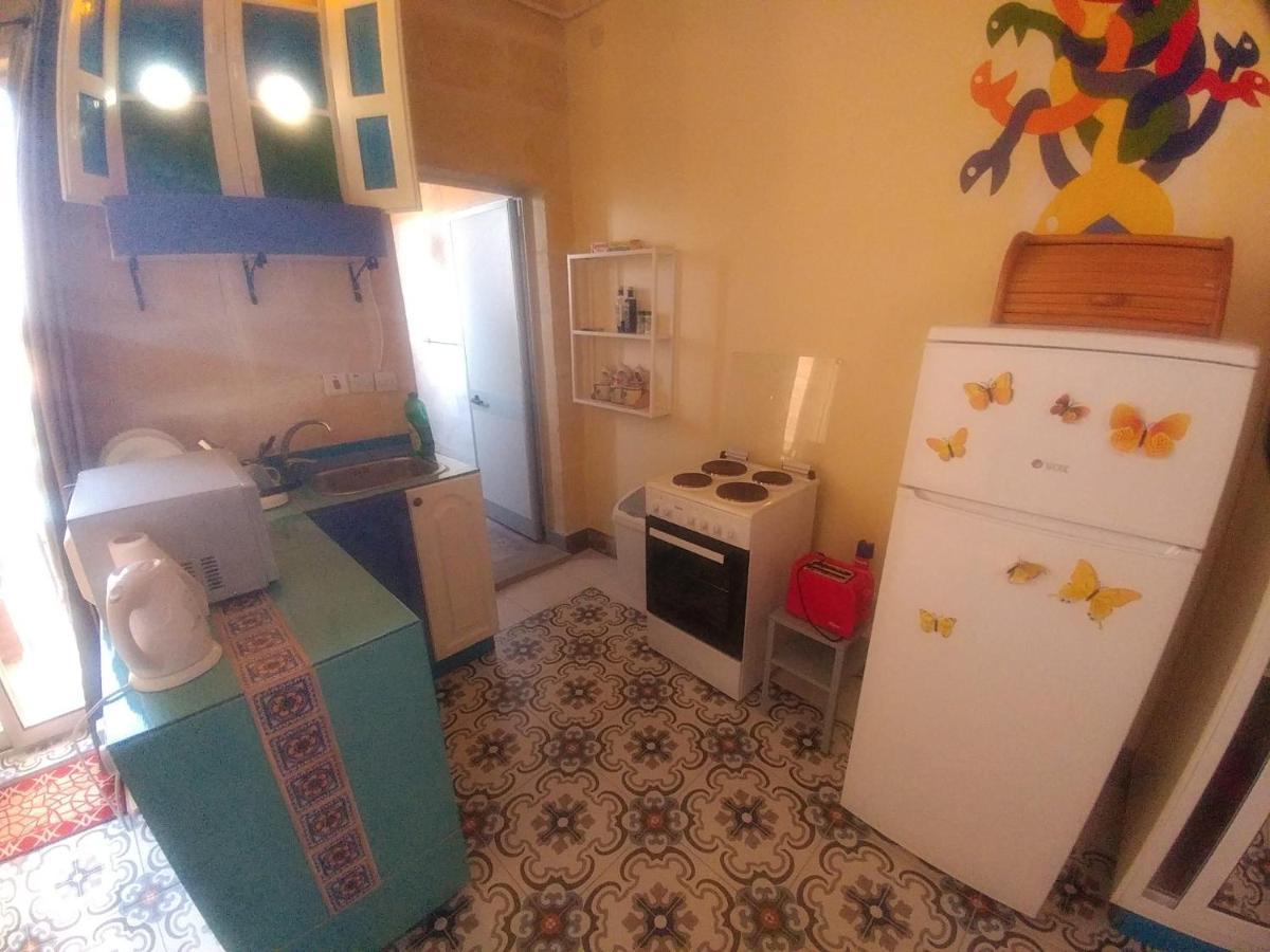 Triesti Home Victoria Luaran gambar